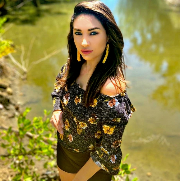 black top with yellow flowers